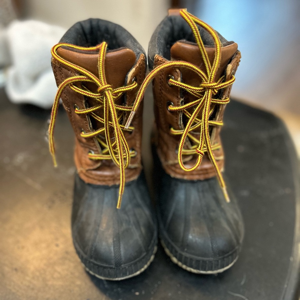 GAP Brown and Black Boots Waterproof Leather and Rubber